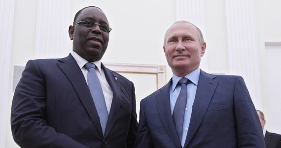 Prezydent Rosji Władimir Putin przyjmując prezydenta Senegalu Macky Salla złożył mu gratulacje z okazji zwycięstwa reprezentacji jego kraju w meczu z Polską na piłkarskich mistrzostwach świata. Sall ocenił organizację mundialu w Rosji jako "wspaniałą".