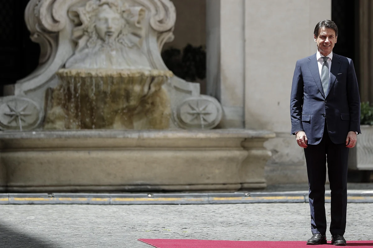 Premier Włoch Giuseppe Conte nie pojedzie na nieformalne spotkanie przywódców kilku krajów UE w sprawie migracji, które odbędzie się w niedzielę w Brukseli - podała telewizja RAI za źródłami rządowymi. Według nich Rzym jest zirytowany ujawnionym projektem deklaracji końcowej.