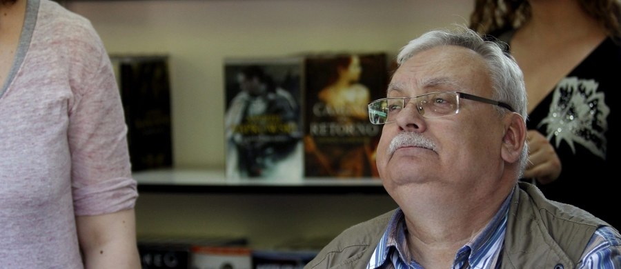 Andrzej Sapkowski, twórca serii powieści o wiedźminie Geralcie, kończy 70 lat. "Jeżeli cokolwiek w uniwersum "Wiedźmina" jeszcze popełnię, a mam taki zamiar, to będzie to coś typu prequel" - zapowiedział w kwietniu w trakcie spotkania z fanami podczas Warsaw Comic Con. 
