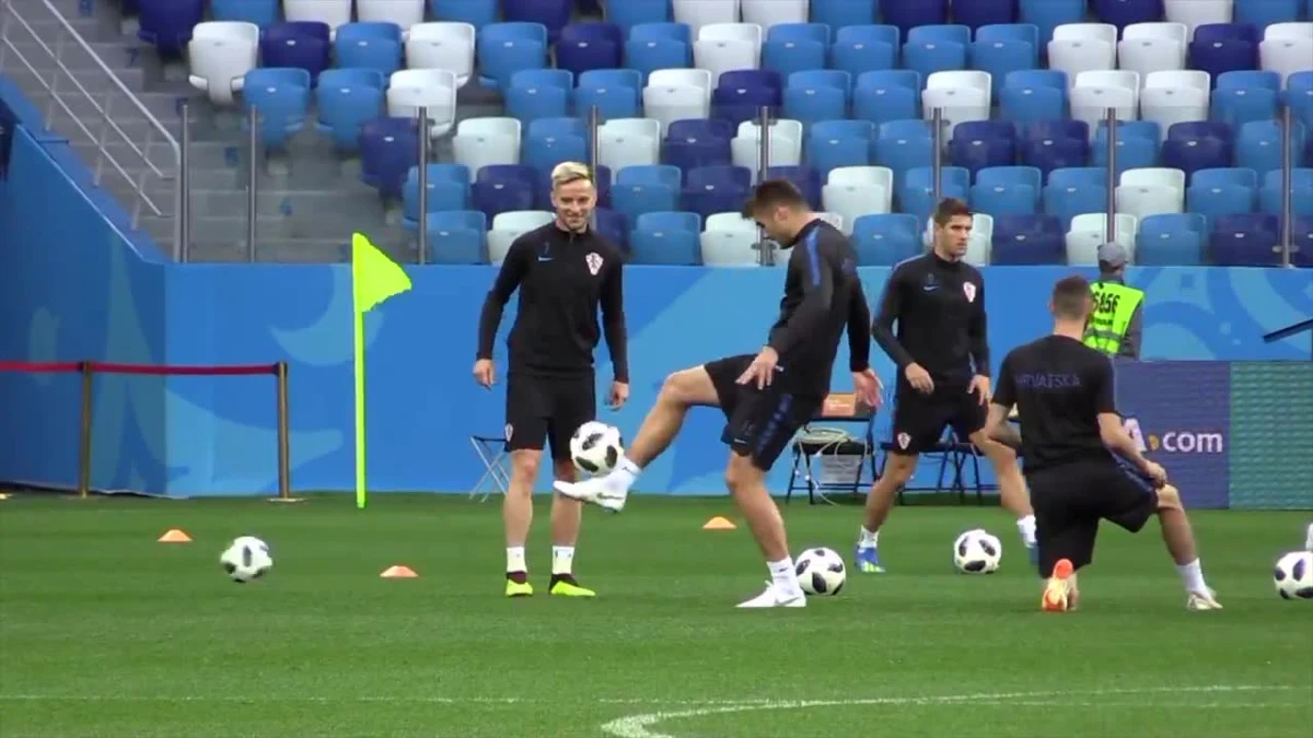 Reprezentacja Chorwacji w środę 20 czerwca trenowała w Nowogrodzie Wielkim przed czwartkowym meczem z Argentyną. Jeśli uda im się pokonać "Albicelestes", utrzymają pozycję lidera grupy D i zapewnią sobie awans do rundy finałowej.