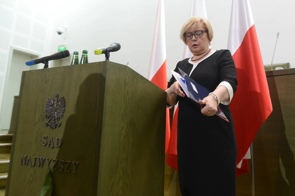 Trzy miesiące od wejścia w życie reformy w Sądzie Najwyższym rośnie sterta nierozpatrzonych spraw. Do powołanych w kwietniu, ale wciąż nieistniejących izb wpływają setki pism, którymi nie ma się kto zająć. W pozostałych izbach zaległości z powodu spadającej liczby sędziów.