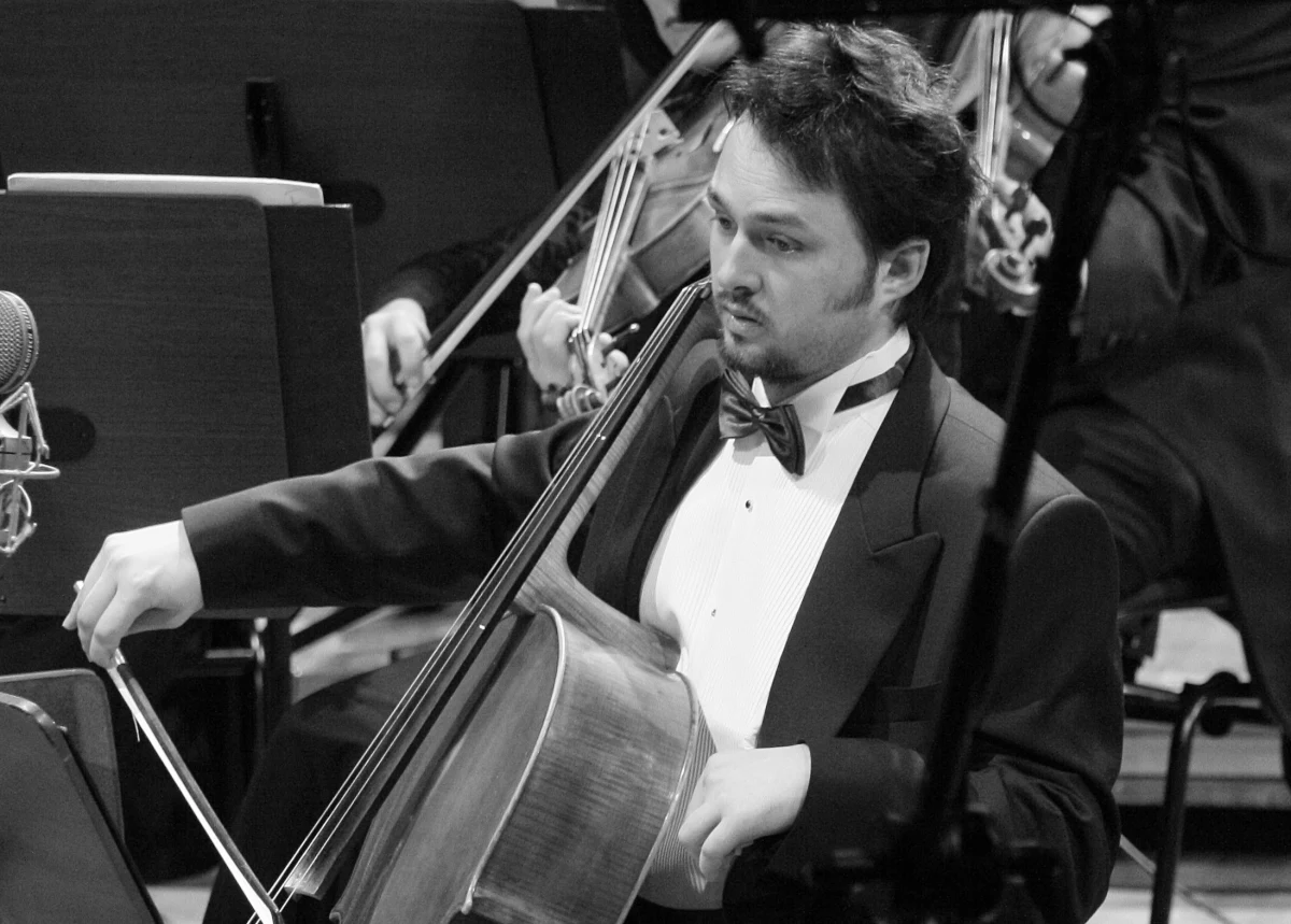 W wieku 41 lat odszedł genialny polski wiolonczelista Dominiki Połoński. Był jedynym na świecie instrumentalistą smyczkowym, który podczas gry używał tylko prawej ręki. 