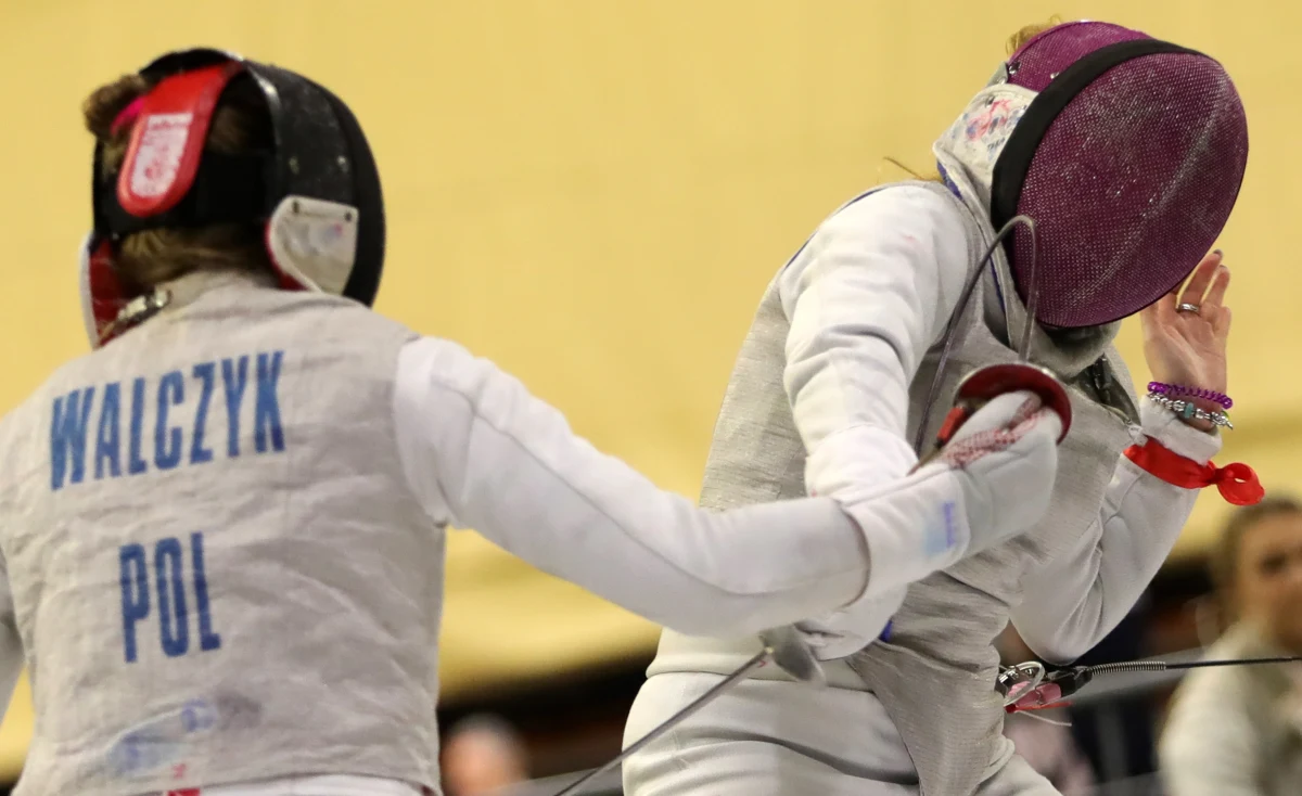 Polskie szpadzistki zdobyły srebrny medal w turnieju drużynowym szermierczych mistrzostw Europy w Nowym Sadzie. W finale przegrały z Francuzkami 40:41. Mecz rozstrzygnął się w dodatkowej minucie.