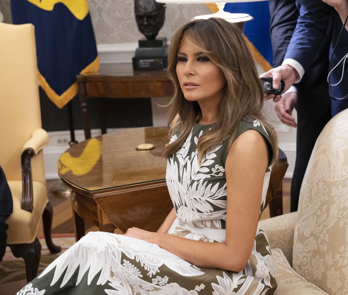 Pierwsza dama USA Melania Trump odwiedziła w czwartek dzieci imigrantów w ośrodku odosobnienia w Teksasie. Polityka prezydenta Donalda Trumpa, zgodnie z którą dzieci oddzielano od rodziców zatrzymanych na granicy, wywołała protesty na całym świecie - pisze AP.
