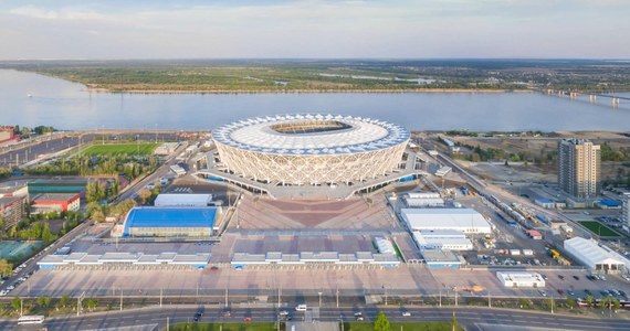 Inwazja meszek groźniejszych niż komary na Wołgograd. W tym mieście polska reprezentacja zagra w czwartek. Stadion usytuowany jest tuż nad brzegiem Wołgi. 