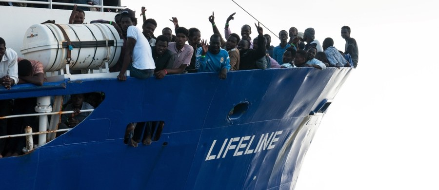Rząd Hiszpanii nawiązał kontakt z Maltą w celu udzielenia pomocy migrantom ze statku organizacji pozarządowej Lifeline, który być może popłynie na wyspę po tym, jak nie wpuściły go Włochy.