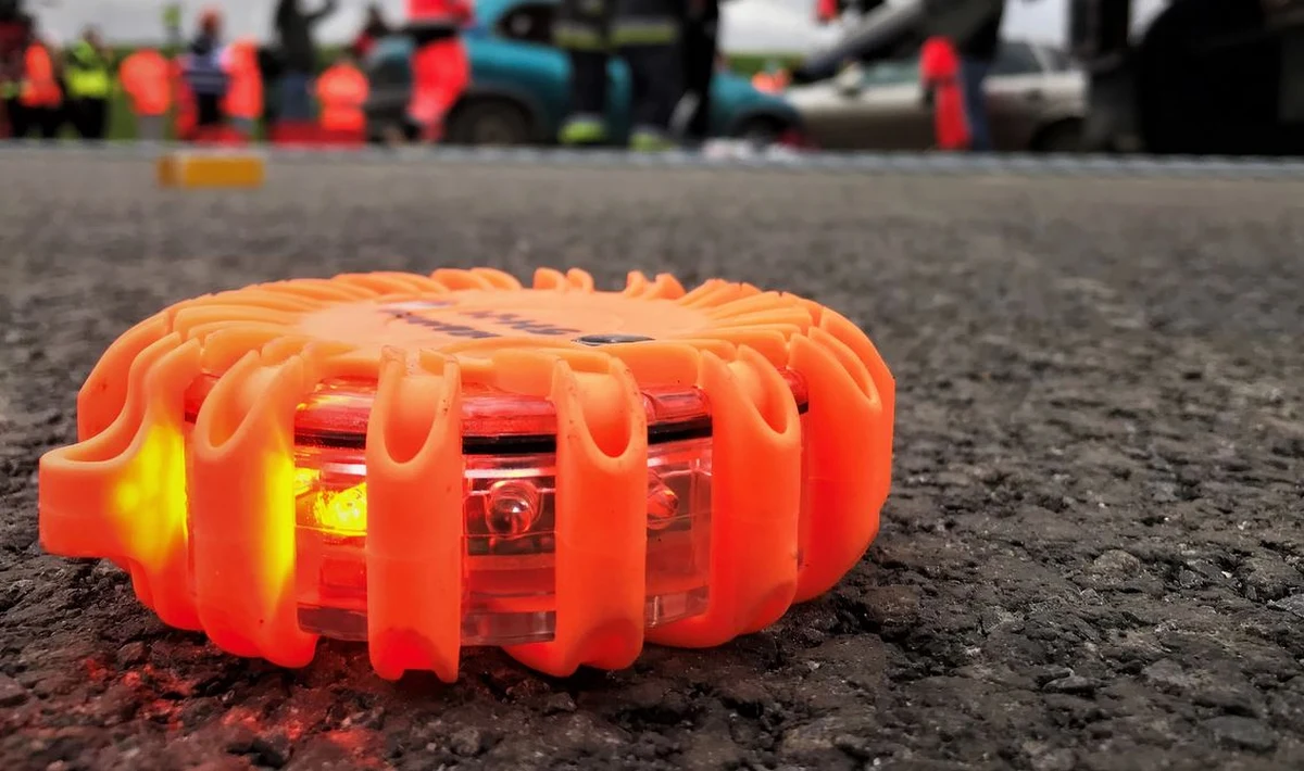 Trzy pojazdy należące do wojsk amerykańskich zderzyły się w piątek na dolnośląskim odcinku A4 przed węzłem Krzywa w kierunku Zgorzelca. Informację dostaliśmy na Gorącą Linię RMF FM. Kierowcy stali w liczącym kilka kilometrów korku. Trasa była zablokowana. 