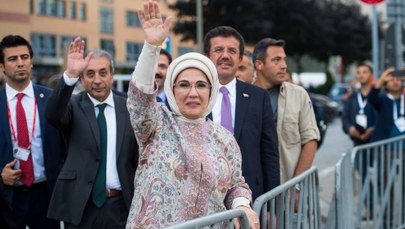 Kiedyś walczyła o prawa kobiet, dziś chwali harem. Emine Erdogan - Pierwsza Dama Turcji  