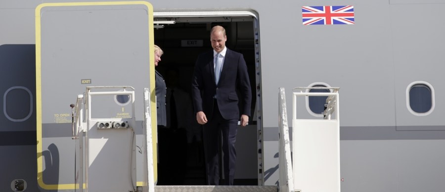 Drugi w kolejce do brytyjskiego tronu, książę William rozpoczął w niedzielę historyczną wizytę na Bliskim Wschodzie. Najpierw odwiedzi Jordanię, a w poniedziałek uda się do Izraela i Palestyny.