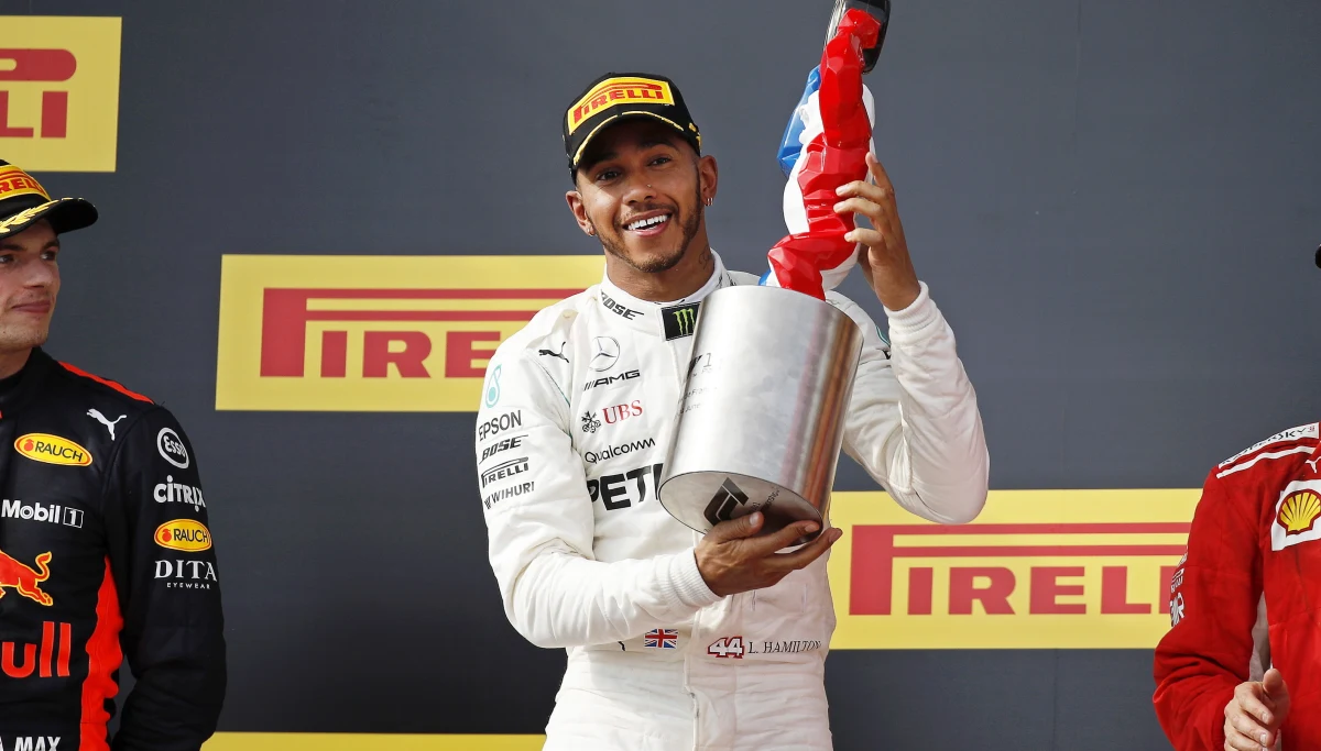 Broniący tytułu Brytyjczyk Lewis Hamilton z zespołu Mercedes GP wygrał w Le Castellet wyścig Formuły 1 o Grand Prix Francji, ósmą rundą cyklu i objął prowadzenie w klasyfikacji generalnej mistrzostw świata.