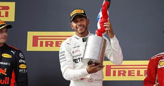 Broniący tytułu Brytyjczyk Lewis Hamilton z zespołu Mercedes GP wygrał w Le Castellet wyścig Formuły 1 o Grand Prix Francji, ósmą rundą cyklu i objął prowadzenie w klasyfikacji generalnej mistrzostw świata.
