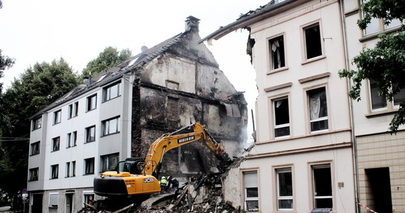 O spowodowanie sobotniej eksplozji w Wuppertalu podejrzany jest mieszkaniec budynku, w którym doszło do wybuchu - poinformowały w poniedziałek niemieckie władze. W eksplozji obrażenia odniosło 25 osób.