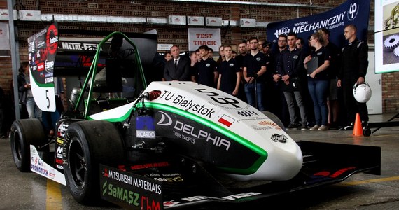 Po 9 miesiącach ciężkiej pracy studenci Wydziału Mechanicznego Politechniki Białostockiej zaprezentowali nowe auto wyścigowe. To już piąty bolid skonstruowany przez zespół Cerber Motorsport, który już w lipcu i w sierpniu weźmie udział w zawodach we Włoszech, na Węgrzech i w Czechach.