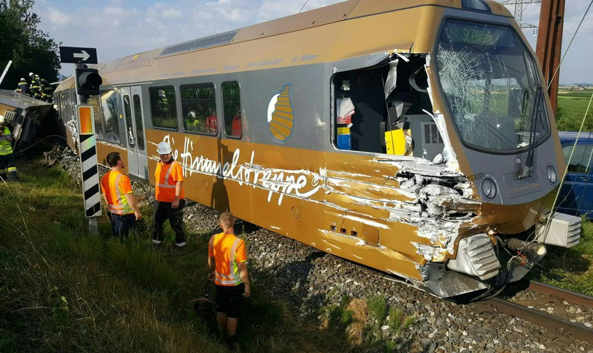 Trzy osoby są w ciężkim stanie, a 26 kolejnych ma lżejsze obrażenia po tym, jak wcześnie rano w Austrii wykoleił się pociąg kolei wąskotorowej.