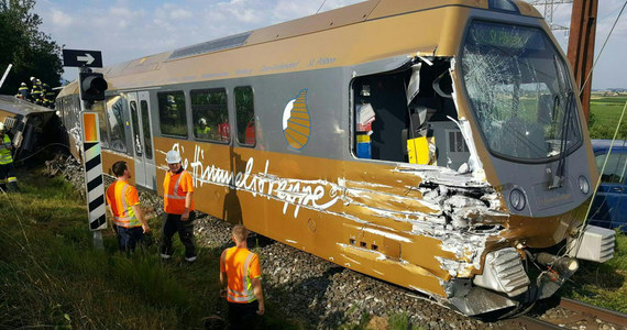 Trzy osoby są w ciężkim stanie, a 26 kolejnych ma lżejsze obrażenia po tym, jak wcześnie rano w Austrii wykoleił się pociąg kolei wąskotorowej.