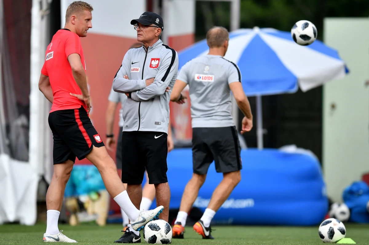 ​Piłkarze reprezentacji Polski we wtorek przed południem przejdą odnowę biologiczną, a po obiedzie będą trenowali w swoim ośrodku w Soczi Sputnik-Sport. W środę polecą do Wołgogradu, gdzie dzień później zagrają z Japonią swój ostatni mecz na mundialu w Rosji.