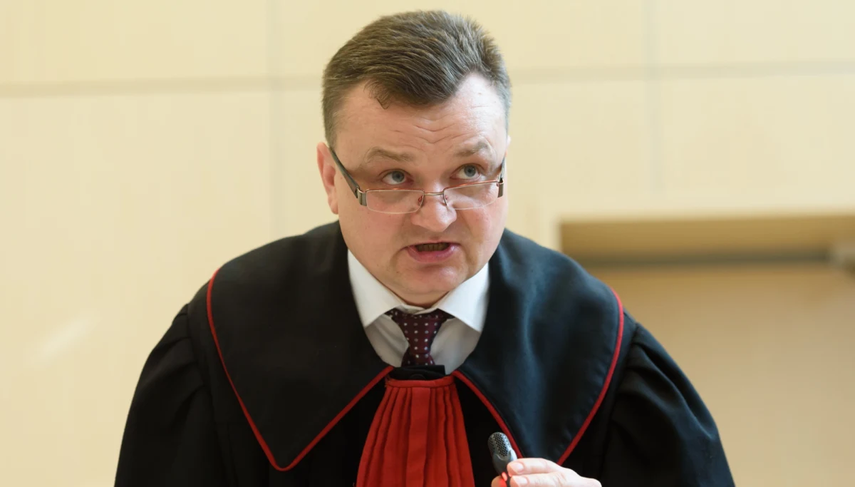 ​Prokurator Piotr Kosmaty, który szukał sprawców zabójstwa dziennikarza Jarosława Ziętary, nie przekroczył uprawnień podczas prowadzenia śledztwa - tak stwierdziła Prokuratura Okręgowa w Katowicach. Umorzono śledztwo w tej sprawie.