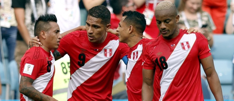 W bardzo dobrym stylu reprezentacja Peru żegna się z mistrzostwami świata w Rosji. Piłkarze Ricardo Garecy pokonali Australię 2:0 i zajęli trzecie miejsce w grupie C. W drugim meczu tej grupy Francja zremisowała z Danią 0:0 i to te drużyny zagrają w fazie pucharowej mundialu.