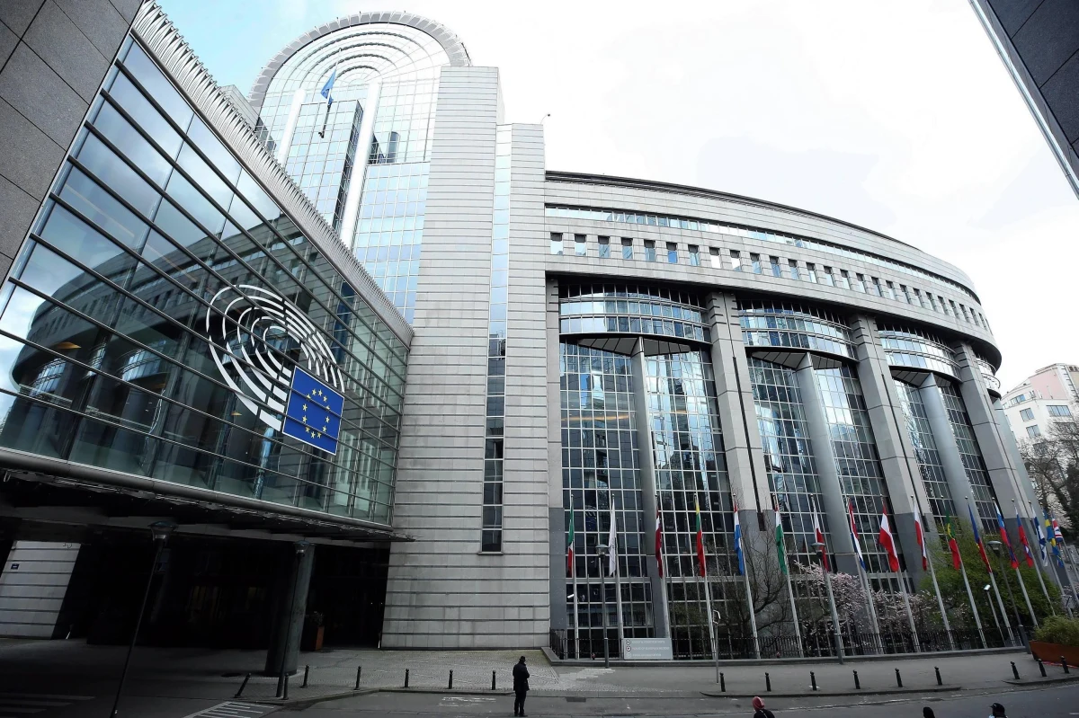 ​Na następnym posiedzeniu Sejmu, w dniach 3-6 lipca, posłowie zajmą się nowelizacją Kodeksu wyborczego dotyczącą ordynacji wyborczej do Parlamentu Europejskiego - poinformował dyrektor Centrum Informacyjnego Sejmu Andrzej Grzegrzółka.