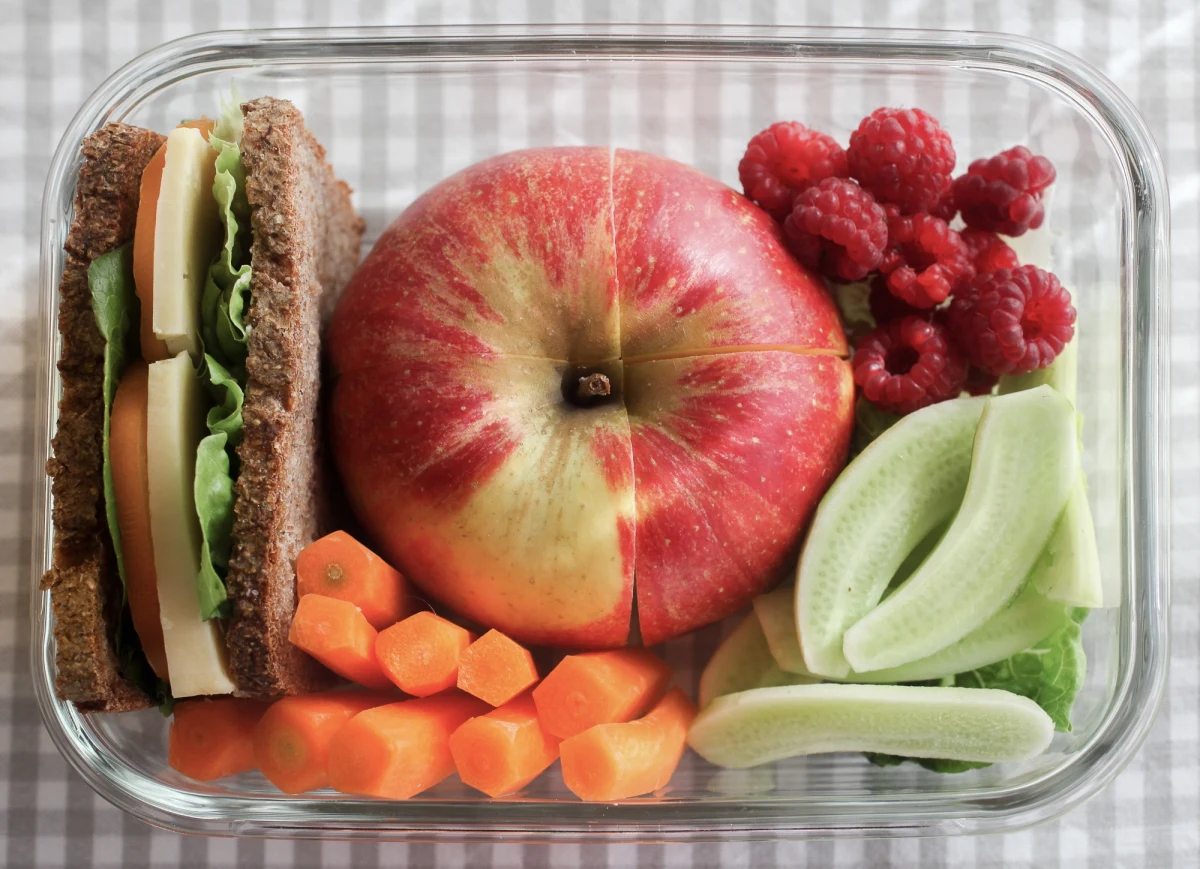 56-letni mieszkaniec niemieckiego miasta Schloss Holte-Stukenbrock jest podejrzany o próbę otrucia kolegi z pracy. Teraz policja wszczęła dochodzenie w sprawie 21 przypadków śmierci pracowników tej samej firmy. Zmarli na atak serca lub raka zanim osiągnęli wiek emerytalny. 