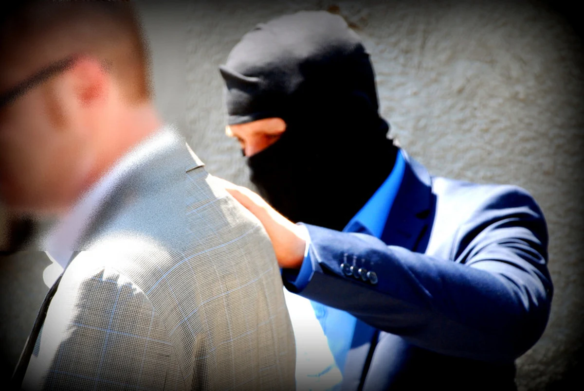 3 osoby zatrzymane przez agentów Centralnego Biura Antykorupcyjnego w Warszawie w związku z nieprawidłowościami przy stołecznych reprywatyzacjach. Jak dowiedział się reporter RMF FM, to małżeństwo, które skupowało roszczenia oraz znany w branży adwokat. 