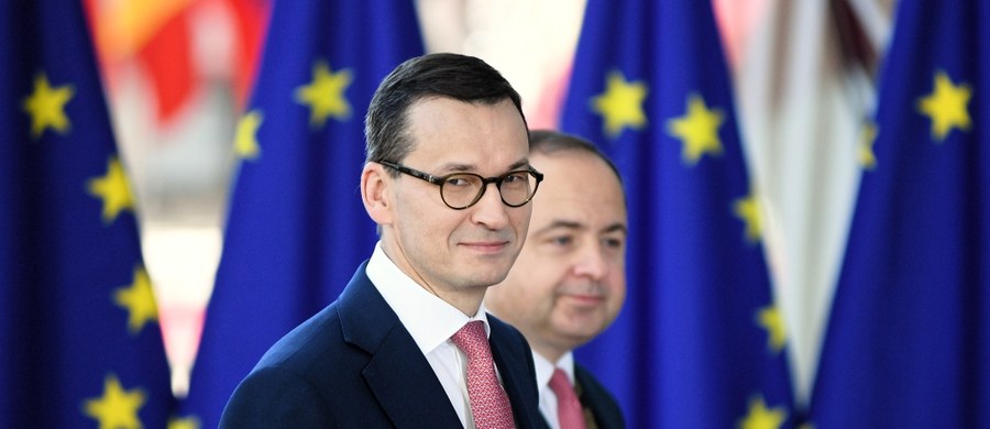Polska wypełniła tylko jedno z trzech oczekiwań Komisji Europejskiej, które miały doprowadzić do wycofania artykułu siódmego - wynika z informacji naszego reportera Patryka Michalskiego. Wczoraj w Brukseli premier Mateusz Morawiecki stwierdził, że 
"zrealizowaliśmy wszystkie kroki, które uzgodniliśmy z Komisją Europejską". 
