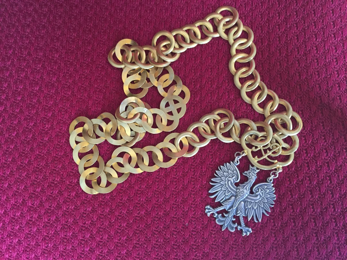 Na karę 2 lat więzienia z warunkowym zawieszeniem jej wykonania skazał sąd okręgowy w Olsztynie księdza oskarżonego o molestowanie dziewczynek. Duchowny ma też zakaz kontaktowani się z pokrzywdzonymi i ma zapłacić 10 tys. zł grzywny. Wyrok jest prawomocny. Prokuratura okręgowa w Ostrołęce oskarżyła mężczyznę, o to, że dopuścił się molestowania seksualnego oraz próbował molestować osiem dziewczynek poniżej 15 roku życia.