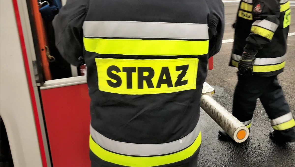 Rozszczelnienie zaworu z gazem LPG na stacji benzynowej przy ulicy Łużyckiej w Krakowie. Informację dostaliśmy na Gorącą Linię RMF FM.