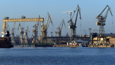 Nie żyje operator maszyny, który wpadł do wody w szczecińskiej stoczni