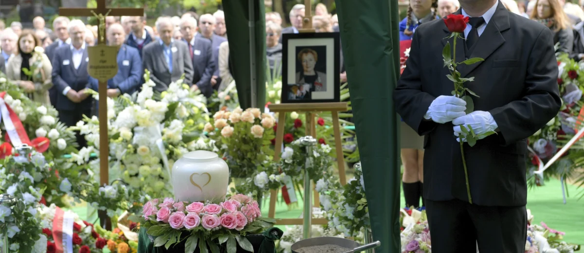 Na gdańskim Cmentarzu Srebrzysko w sobotę odbywały się uroczystości pogrzebowe zmarłej 22 czerwca Olgi Krzyżanowskiej - działaczki opozycyjnej w czasach PRL, a po 1989 roku m.in. senator i posłanki na Sejm, którego była też wicemarszałkiem. Urna z prochami spoczęła w Alei Zasłużonych gdańskiego cmentarza. 