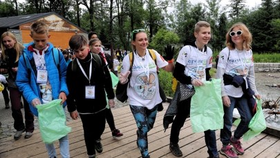 Wolontariusze sprzątają tatrzańskie szlaki