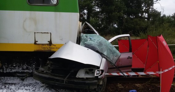 ​Groźny wypadek w miejscowości Zabieżki. Samochód osobowy zderzył się tam z pociągiem. Informację dostaliśmy na Gorącą Linię RMF FM.