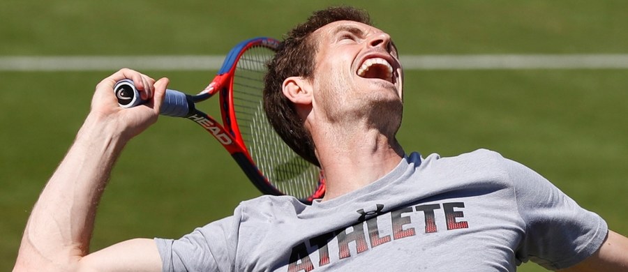 Dwukrotny triumfator Wimbledonu Andy Murray wycofał się z rozpoczynającej się w poniedziałek w Londynie tegorocznej edycji tego wielkoszlemowego turnieju tenisowego. O swojej decyzji poinformował na Facebooku.