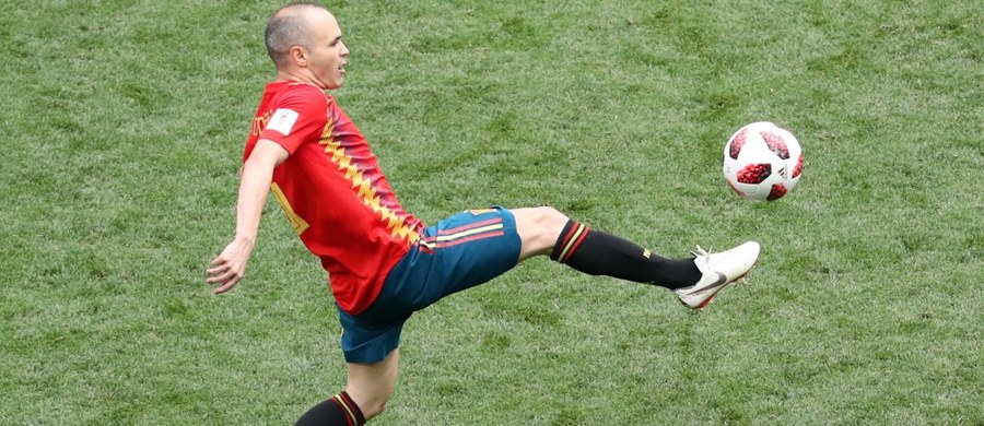 Tej decyzji wszyscy się spodziewali. Po przegranym meczu z Rosją Andres Iniesta ogłosił, że kończy karierę reprezentacyjną. Były piłkarz FC Barcelony w barwach „La Furia Roja” rozegrał 133 spotkania. Jego największym sukcesem było zdobycie mistrzostwa świata w 2010 roku i dwukrotne wygranie mistrzostw Europy.