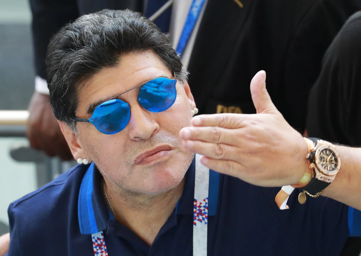 Słynny Diego Maradona skrytykował występ reprezentacji Argentyny na mistrzostwach świata w Rosji: szczególnie ostro wypowiedział się nt. porażki "Albicelestes" w pojedynku 1/8 finału MŚ z Francją. Mocno dostało się Lionelowi Messiemu, którego Maradona porównał do... postaci z komiksu: małego Indianina Patoruzito.