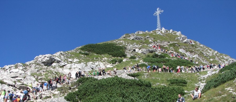 ​Cztery osoby zostały rażone piorunem pod Giewontem w Tatrach. Wszyscy trafili do szpitala w Zakopanem. W najgorszym stanie jest turystka z Litwy.