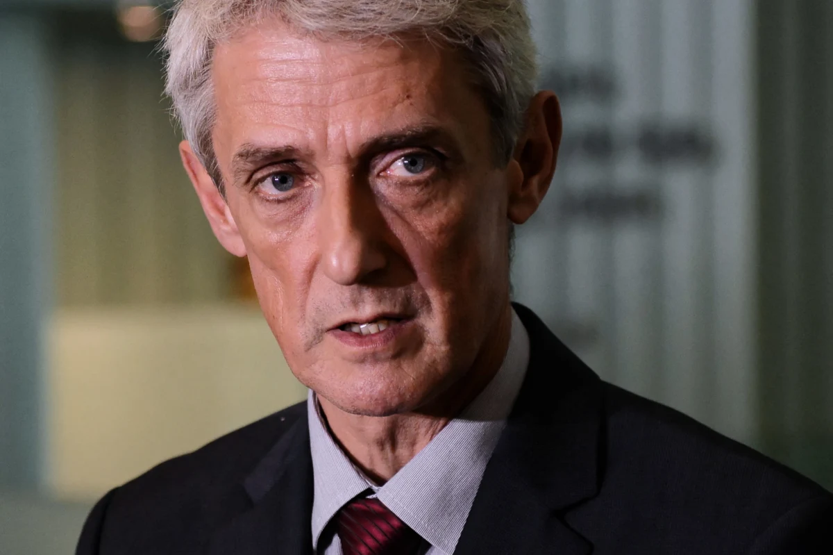 "Pani Prezes nie zmienia stanowiska. Stoi na stanowisku, że jej kadencja wyznaczona została wiadomo do kiedy przez Konstytucję. Zamierza udać się na urlop - dzisiejszy dzień to był ostatni dzień jej urzędowania przed urlopem. Od poniedziałku będzie na urlopie. Nie wiem, kiedy się skończy" - stwierdził rzecznik Sądu Najwyższego Michał Laskowski pytany o przyszlość prof. Małgorzaty Gersdorf. Jak dodał, według jego wiedzy, po 3 lipca Gersdorf nie podpisywała żadnych pism urzędowych. "Jej czynności to było prowadzenie kolegium SN, to były wizyty, rozmowy z różnymi sędziami, rozwiązywanie problemów natury organizacyjnej" - tłumaczył.