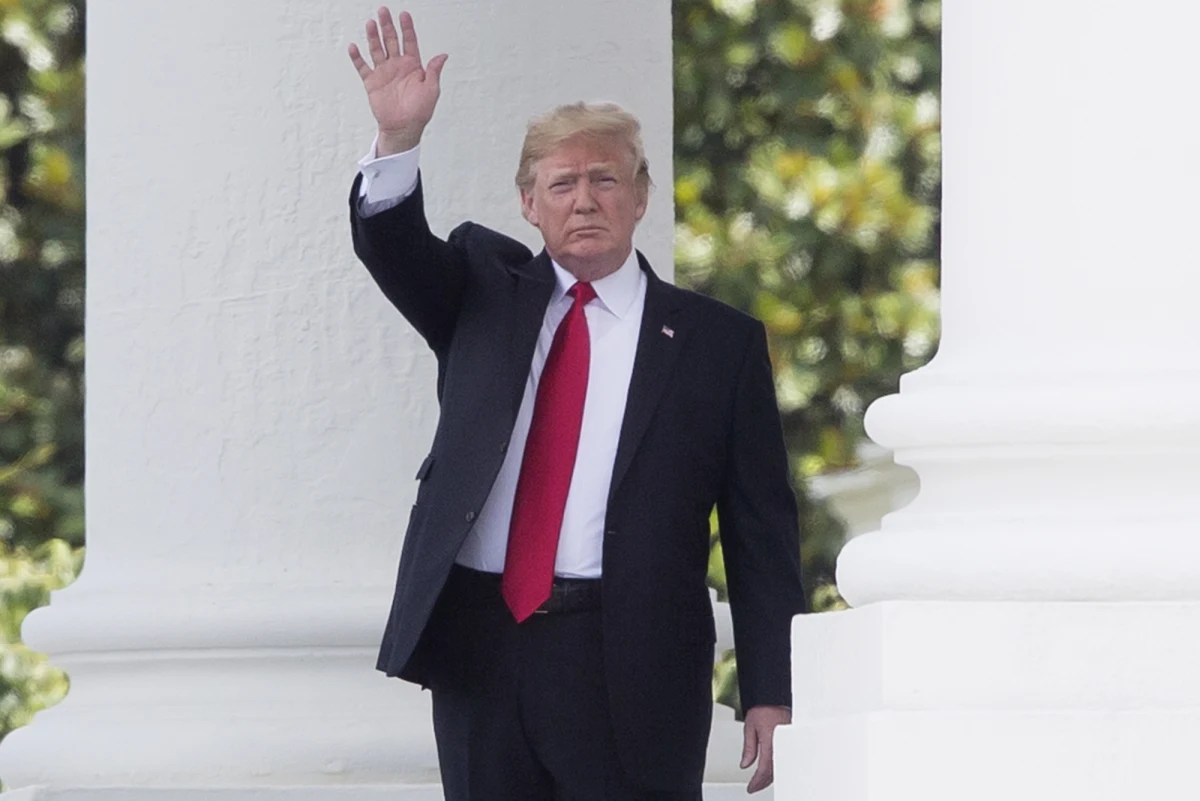 ​Na tydzień przed szczytem NATO prezydent USA Donald Trump skrytykował Europę za jej politykę handlową i wydatki na obronność. Na wiecu w stanie Montana ocenił, że Amerykanie są "głupcami", że płacą za ochronę Niemiec, i skrytykował Berlin za umowę gazową z Rosją.