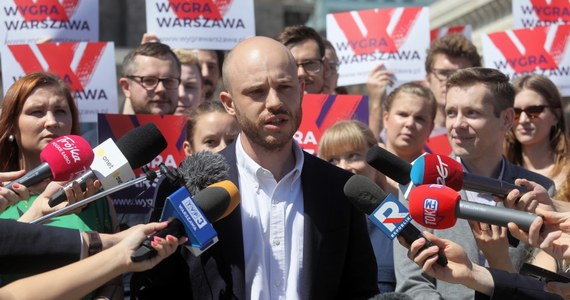 Szef stowarzyszenia Wolne Miasto Warszawa Jan Śpiewak potwierdził w poniedziałek oficjalnie swój start w wyborach na prezydenta stolicy; poprze go komitet Wygra Warszawa utworzony przez WMW, Partię Razem, Inicjatywę Polska i Zielonych.
