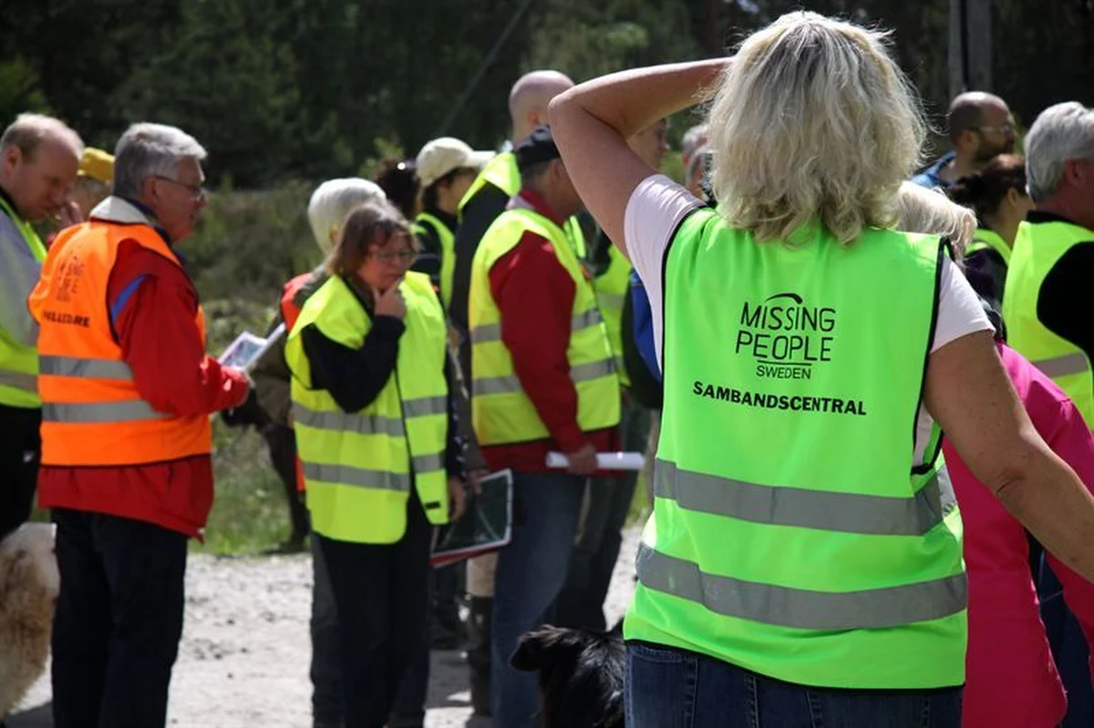 Organizacja Missing People zaangażowała się w poszukiwania 38-letniego Polaka, który zaginął na południu Szwecji w nocy z wtorku na środę. Akcja poszukiwawcza skupiona jest wokół miejscowości Frödinge, gdzie znaleziono samochód, którym zaginiony mężczyzna podróżował. "To walka z czasem" – powiedział Felix Karlsson, szef oddziału Missing People w Kalmar w rozmowie z lokalną gazetą "Dagens Vimmerby".