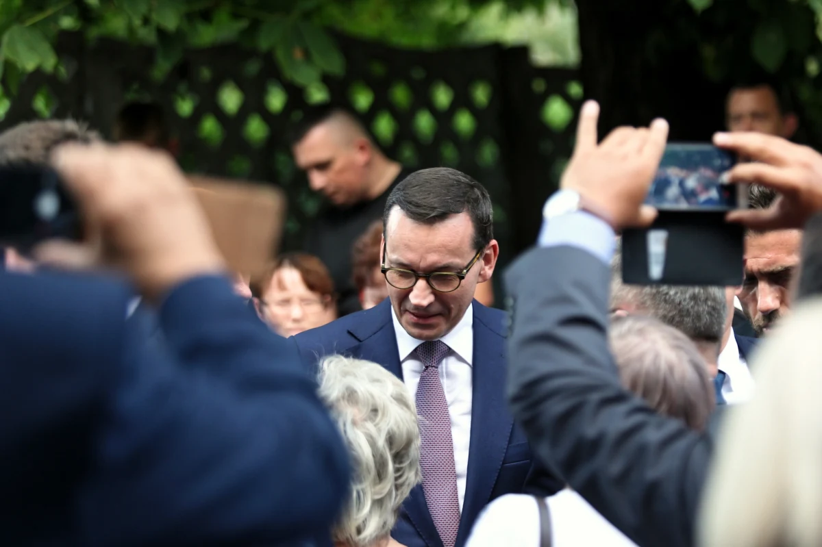 Europoseł Ryszard Legutko (PiS) napisał list do szefa PE Antonio Tajaniego, w którym domaga się interwencji w związku z nieodpowiednim zachowaniem, jakiego – jak pisze – dopuścili się podczas debaty w PE goście zaproszeni przez europosła Michała Boniego (PO).