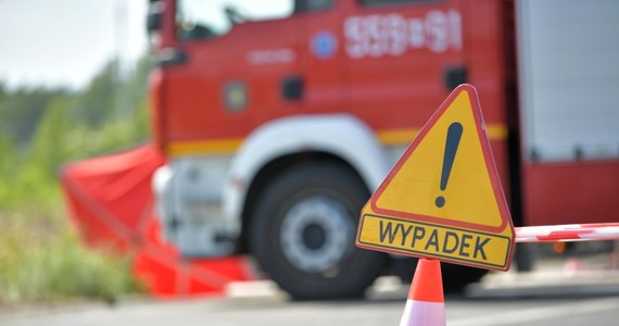 Trzy osoby zostały przewiezione do szpitala po wypadku z udziałem kursowego busa i dostawczego forda, do którego doszło w Łukowej w gminie Chęciny (Świętokrzyskie).