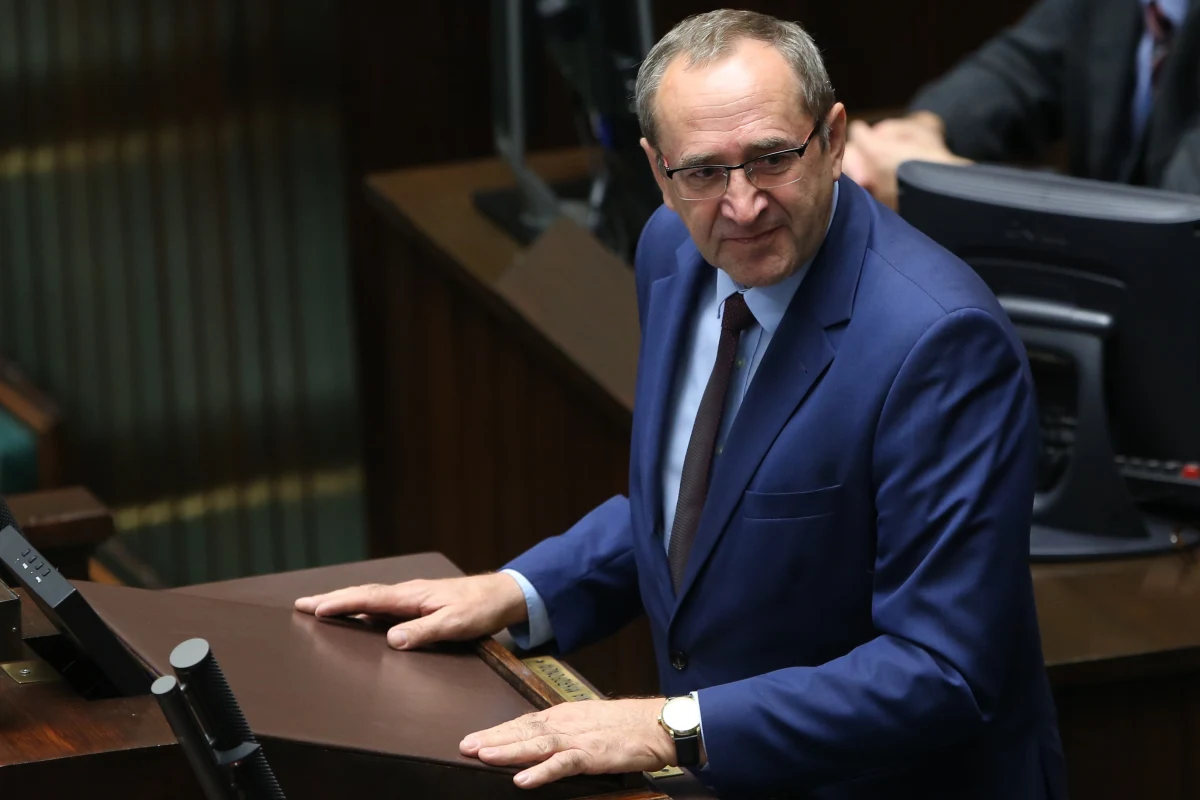 ​Jacek Bogucki został w poniedziałek odwołany ze stanowiska sekretarza stanu w Ministerstwie Rolnictwa i Rozwoju Wsi - dowiedziała się PAP w biurze prasowym resortu rolnictwa. Bogucki zastępował ministra rolnictwa w czasie jego nieobecności. Odpowiadał także za współpracę resortu z Sejmem i Senatem. 