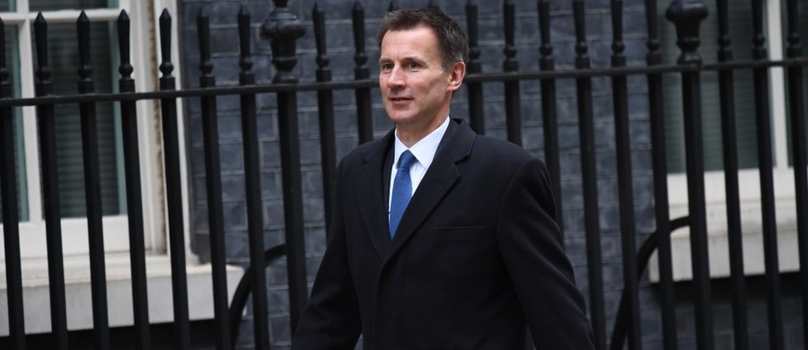 ​Dotychczasowy minister zdrowia Jeremy Hunt został powołany w poniedziałek wieczorem przez premier Wielkiej Brytanii Theresę May na stanowisko ministra spraw zagranicznych po rezygnacji dotychczasowego szefa dyplomacji Borisa Johnsona.
