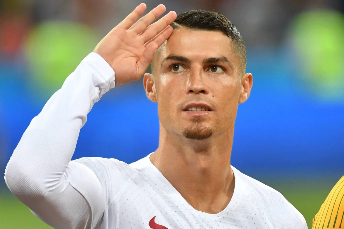 Cristiano Ronaldo podpisał kontrakt z włoskim klubem Juventus Turyn - informuje agencja Reutera. "Madryt zawsze będzie twoim domem" - napisano w komunikacie na pożegnanie 33-letniego rekordzisty pod względem liczby bramek dla "Królewskich".