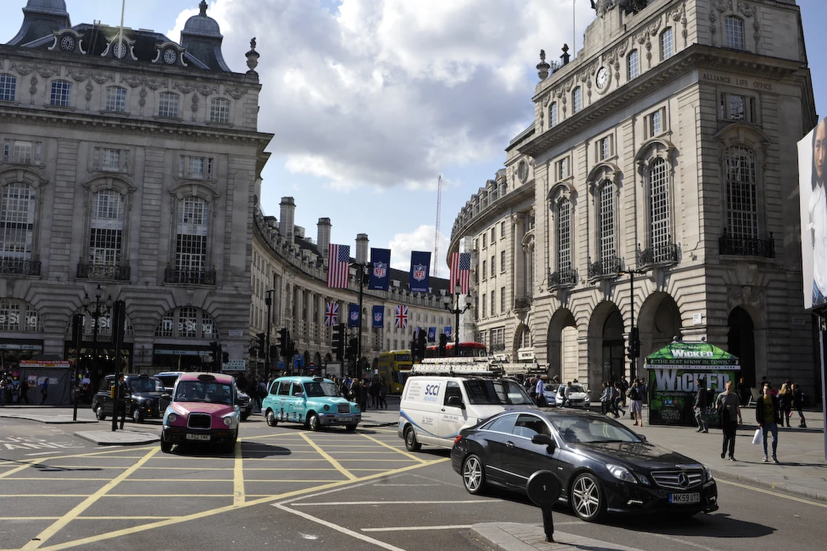 ​Ambasada USA w Londynie wydała we wtorek ostrzeżenie dla Amerykanów w brytyjskiej stolicy, żeby "nie rzucali się w oczy" podczas wizyty w tym tygodniu w Wielkiej Brytanii prezydenta Donalda Trumpa na wypadek, gdyby protesty przeciwko niemu były gwałtowne. Trump przybywa do Wielkiej Brytanii w czwartek, tuż po zakończeniu dwudniowego szczytu NATO w Brukseli.