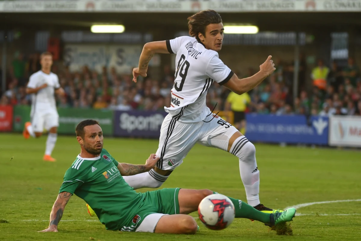 Piłkarze Legii Warszawa wygrali na wyjeździe z irlandzkim Cork City FC 1:0 (0:0) w meczu pierwszej rundy kwalifikacji Ligi Mistrzów. Rewanżowe spotkanie odbędzie się 17 lipca na Łazienkowskiej.