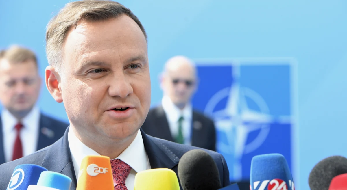 Potrzebujemy sprawnych procesów decyzyjnych i sprawnych procesów dowodzenia - mówił prezydent Andrzej Duda przed rozpoczęciem dwudniowego szczytu NATO w Brukseli. Jak podkreślił, NATO jest jednością i nie ma rozdźwięków w "przestrzeni euroatlantyckiej".