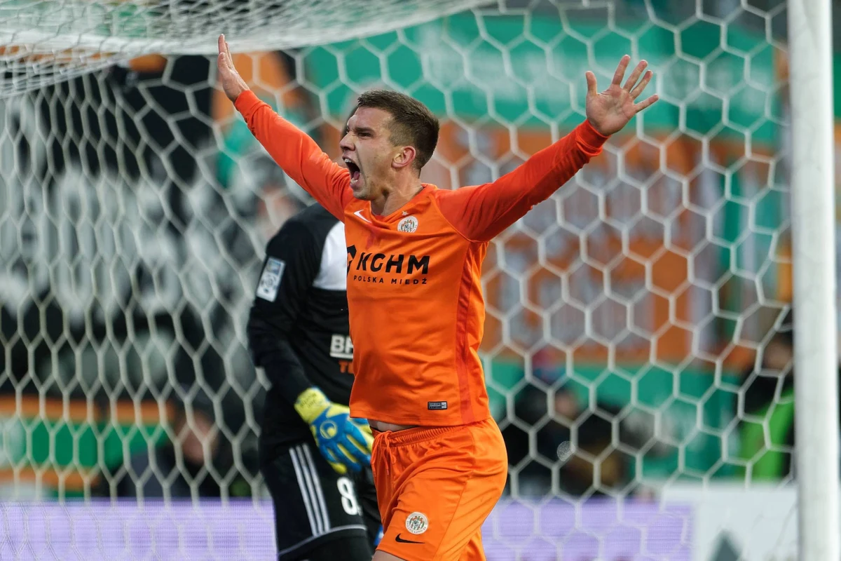 ​Jakub Świerczok w ciągu ośmiu minut zdobył trzy gole, a jego Łudogorec Razgrad pokonał zespół Crusaders z Irlandii Północnej 7:0 w meczu 1. rundy kwalifikacji piłkarskiej Ligi Mistrzów.