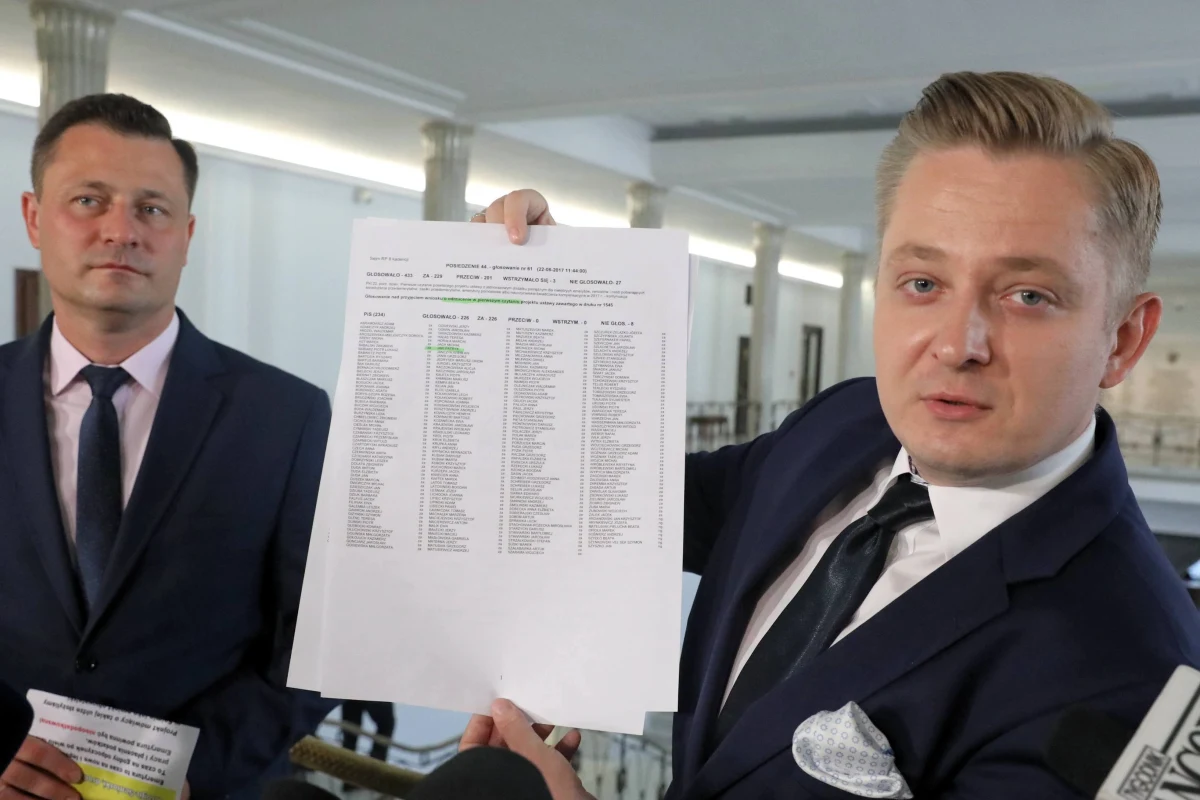 ​Liczymy na to, że uda się uchwalić projekt "Emerytura bez podatku", że rządzący usłyszą vox populi - mówił podczas spotkania z mieszkańcami warszawskiego Bródna kandydat na prezydenta Warszawy PSL Jakub Stefaniak.